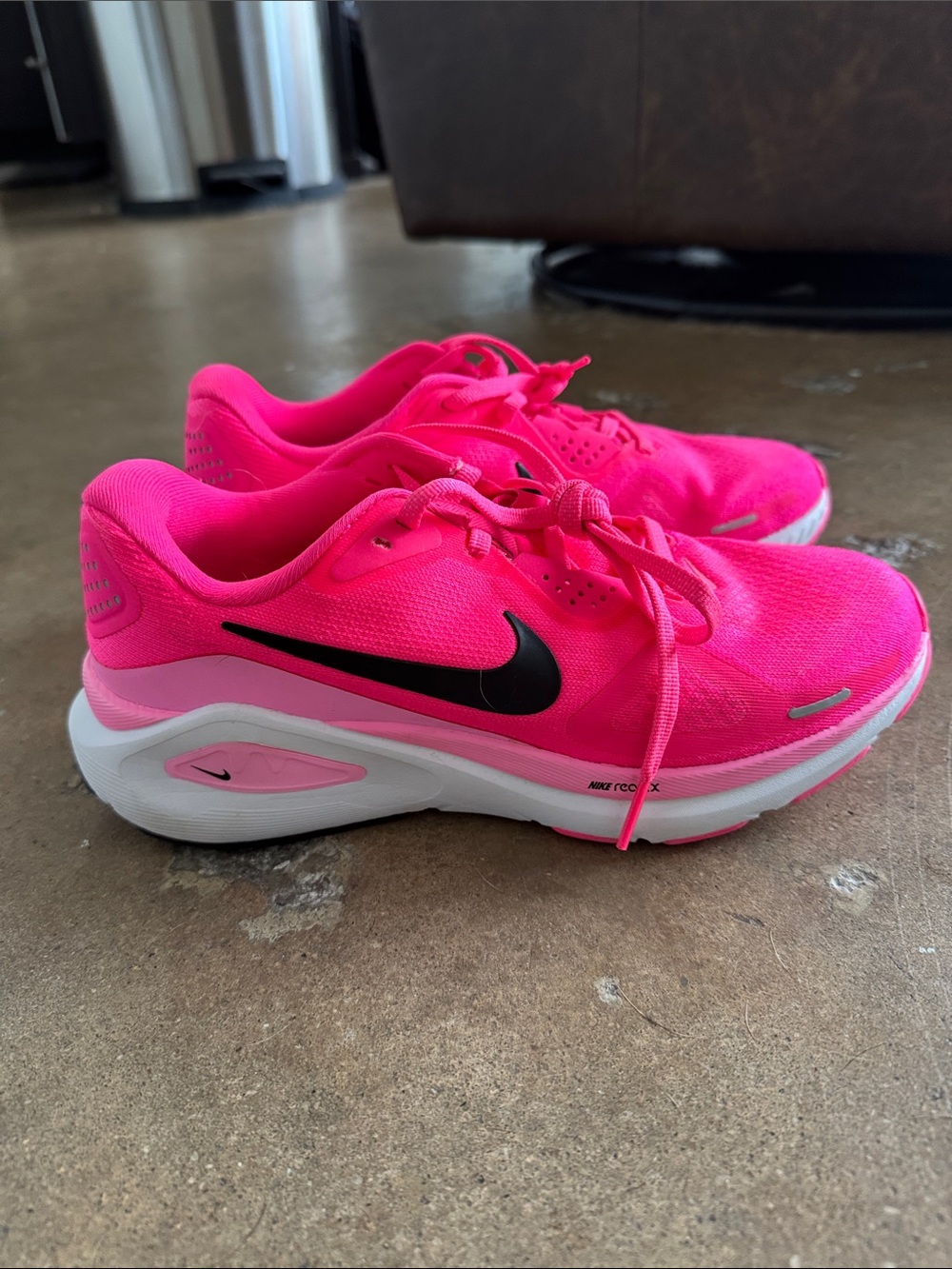 Nike Structure 26 Women’s Running Shoes Pink
